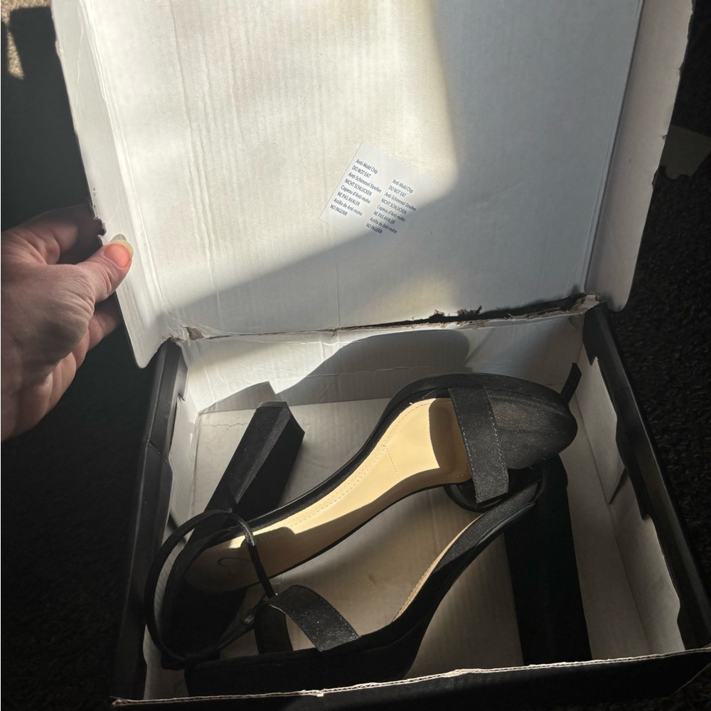 Windsor Black Heels Elegant and Versatile